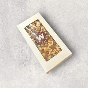 Chokladkaka, mjölkchoklad med hasselnötter och nötkrokant